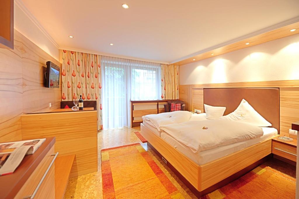 Arnika 4*